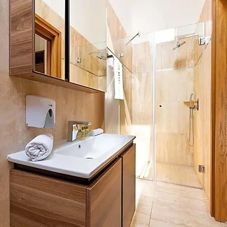 Hotel Botrytis Borhotel Mad