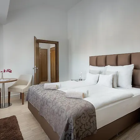 Botrytis Borhotel Hotel 4*